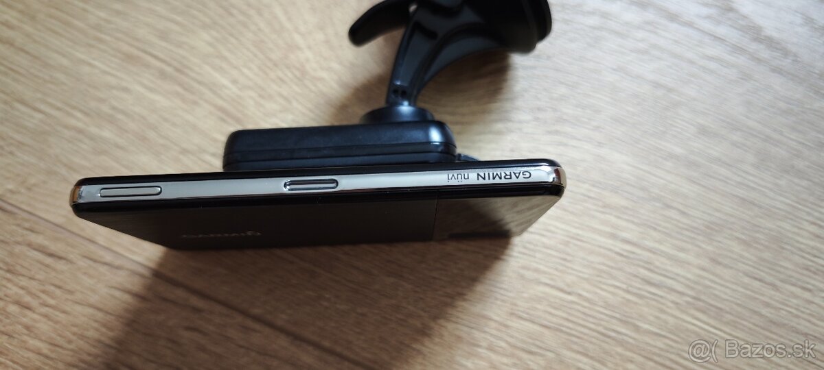 Predám navigáciu Garmin nüvi 3490 - 2