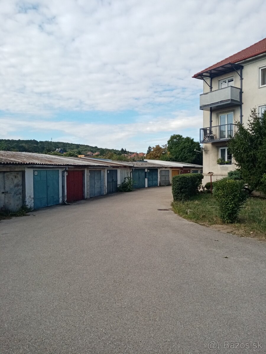 Predám garáž - 2