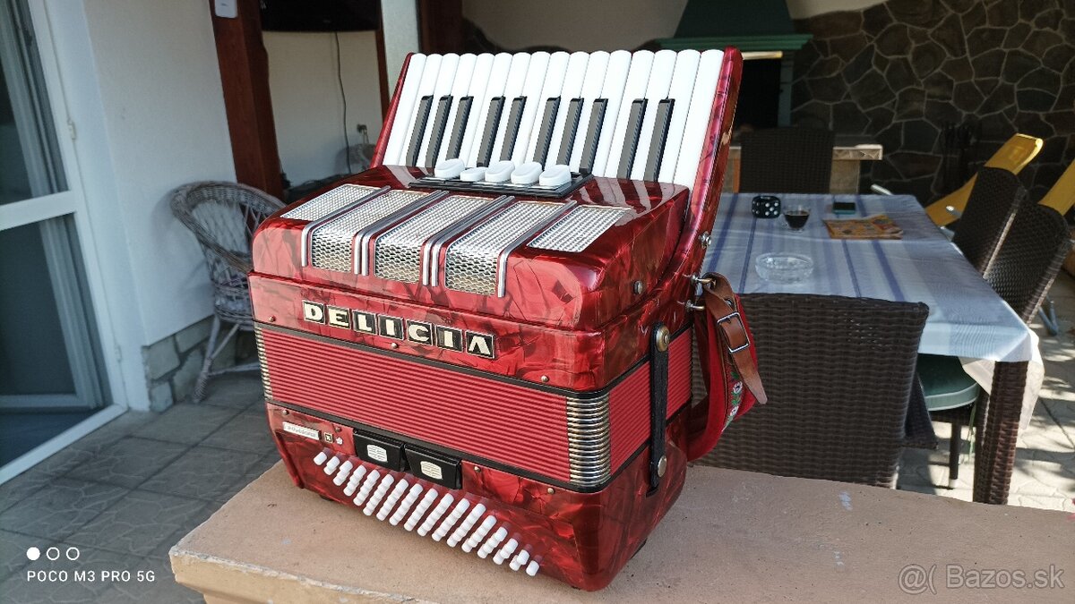 Harmonika -Akordeon.Delícia Junior 72bas.Červená perleť. - 2