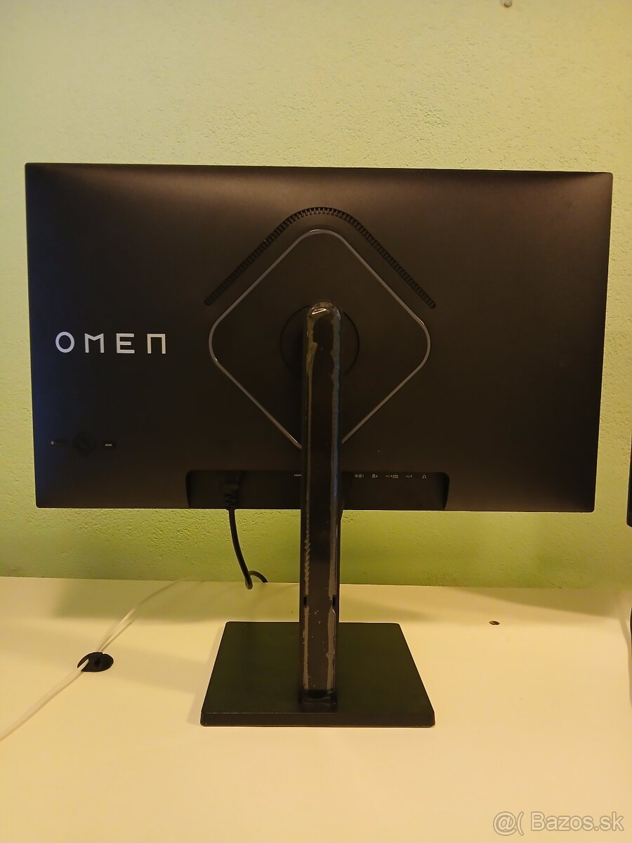 Herny monitor HP Omen 27" 4k 144HZ 1ms G-sync - 2