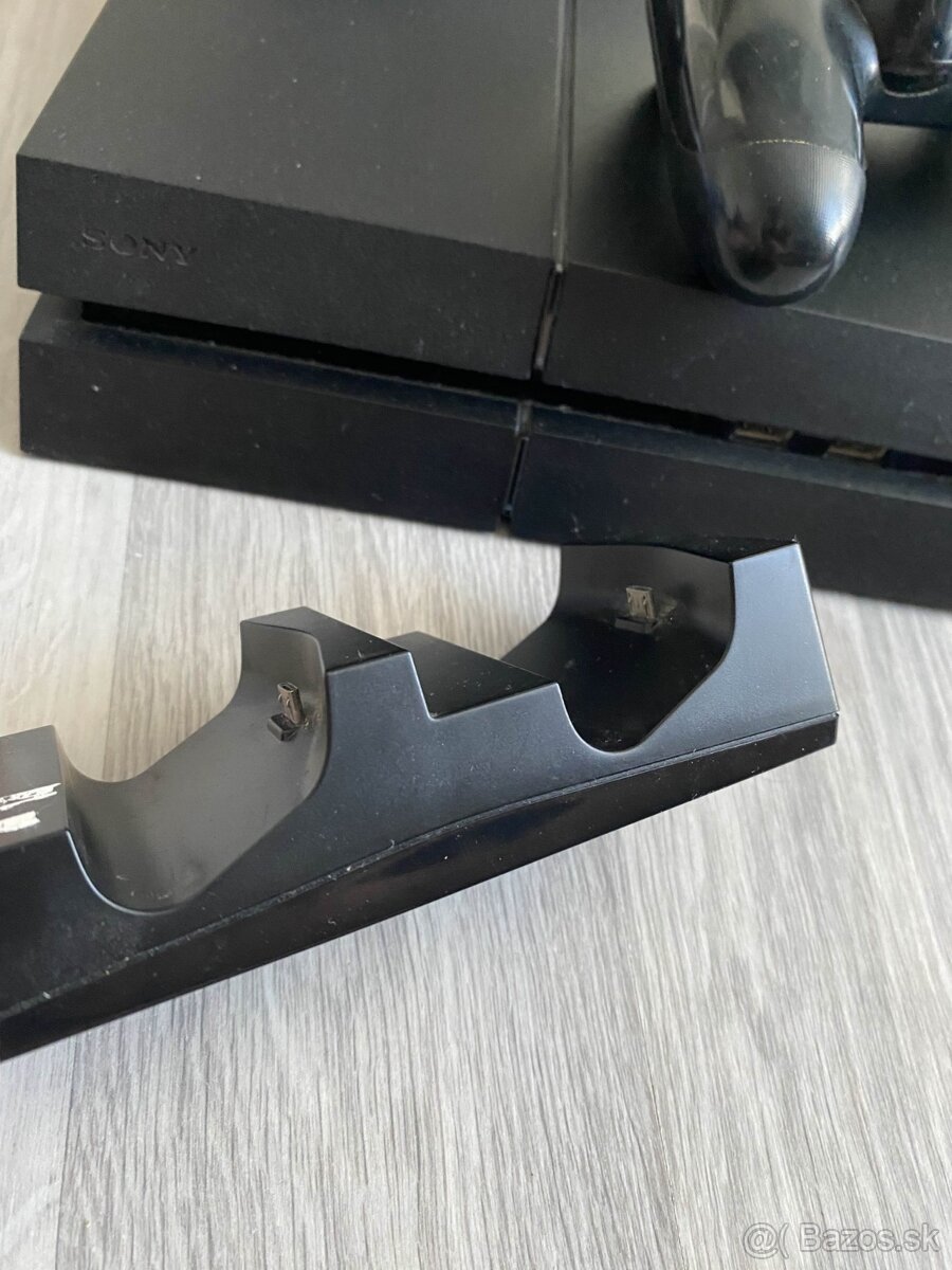 PS4+2xovladač+hry - 2