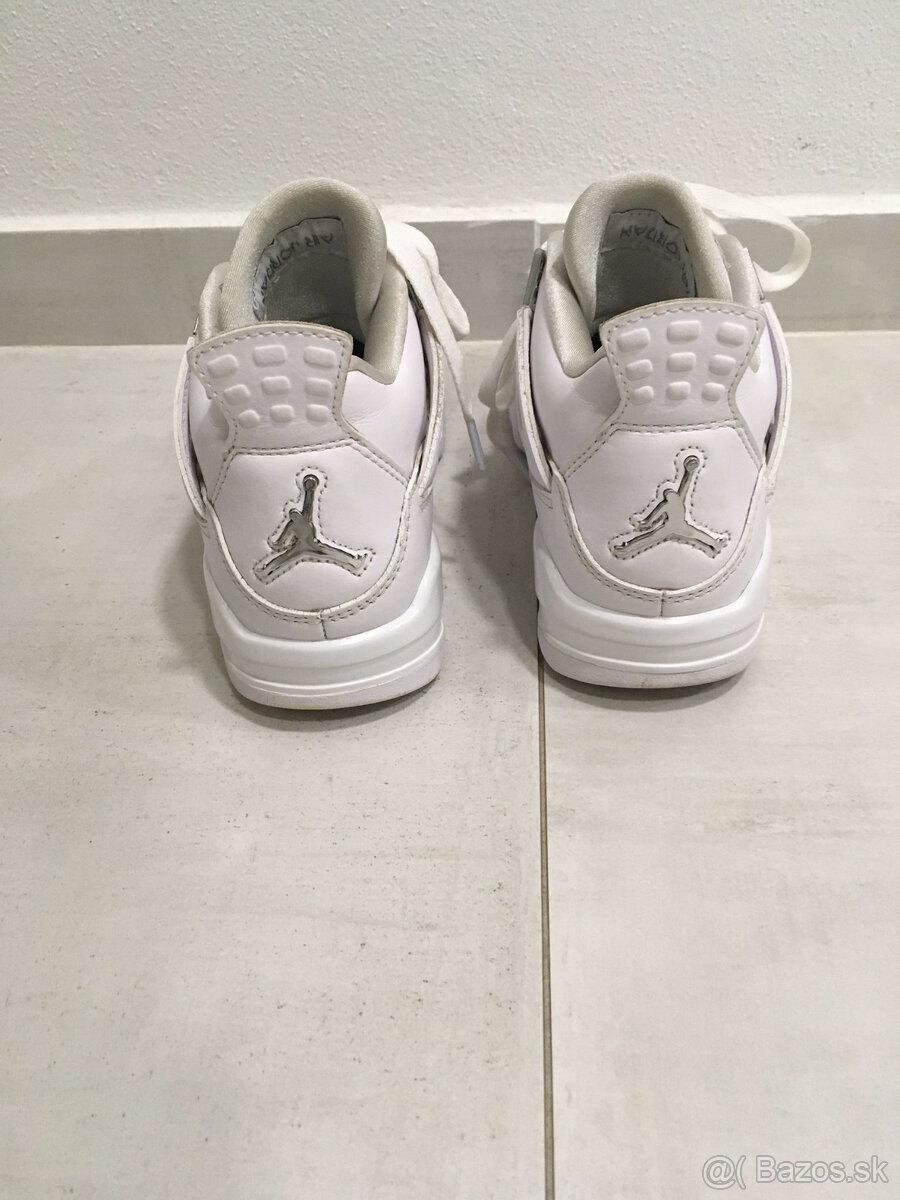 Par krat obute Jordan 4 - 2