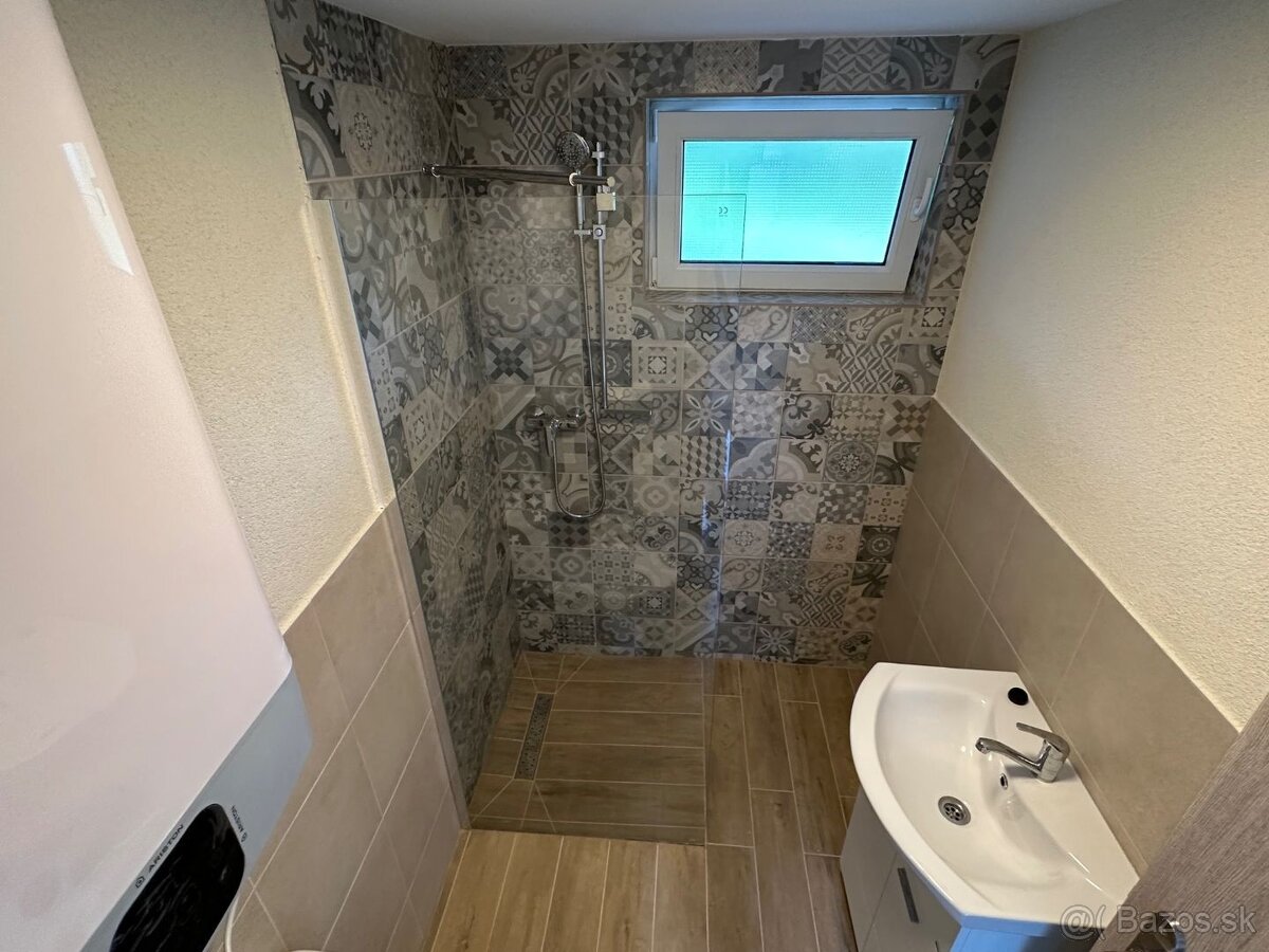 NOVÁ CENA - MAĎARSKO - JAZERO RAKACA - MUROVANÁ CHATA - PRI - 2