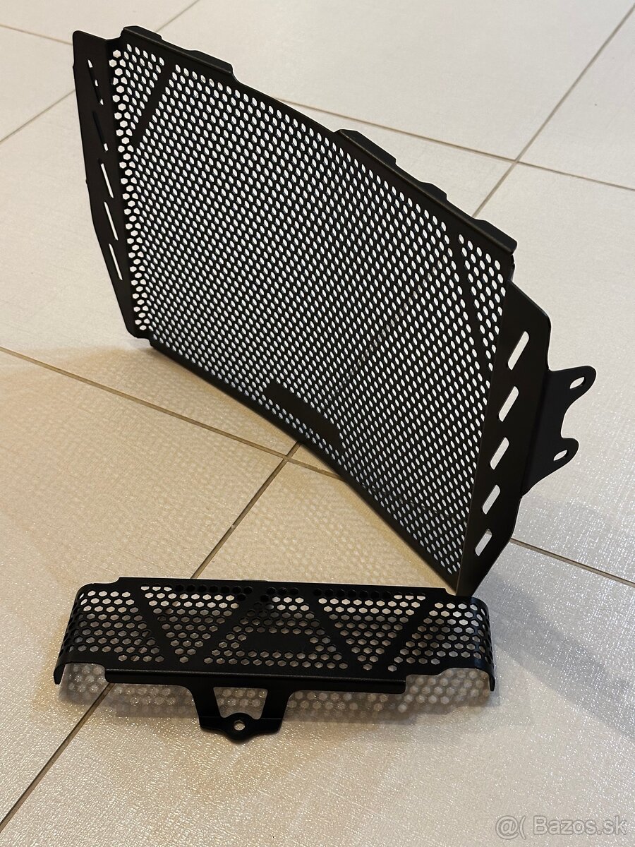 Kryty chladicov Tiumph Speed Triple 1050 - 2