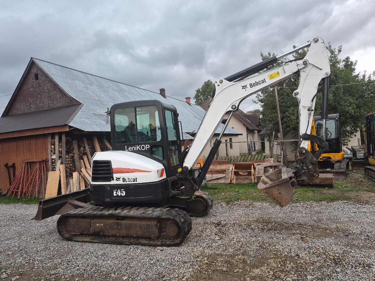 Bager Bobcat e45 - 2