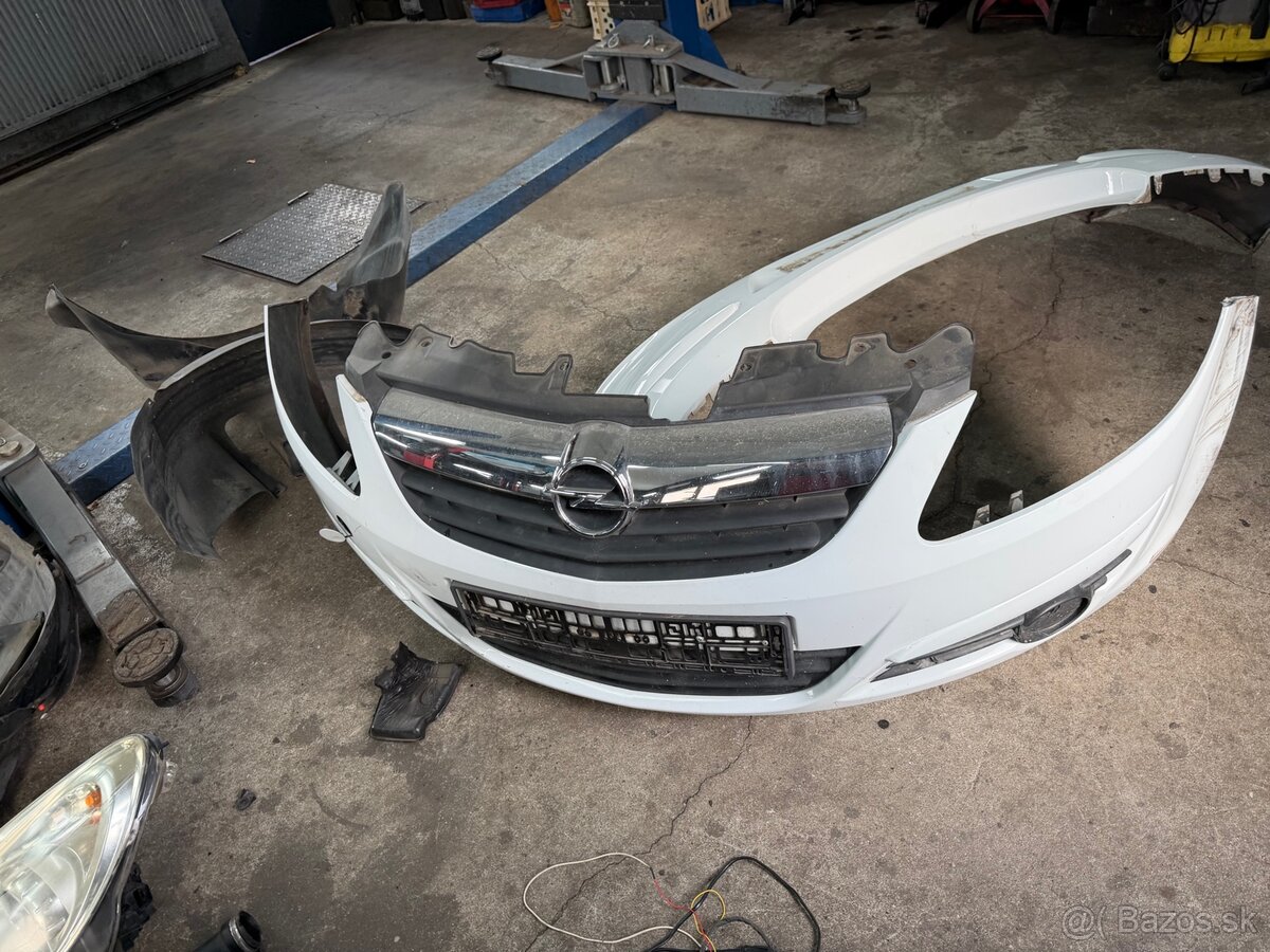 Rozpredam Opel corsa diely - 2