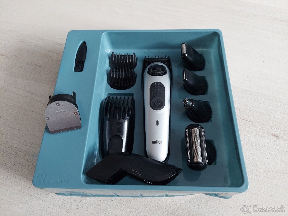 Predám príslušenstvo k holiacemu strojceku Braun - 2