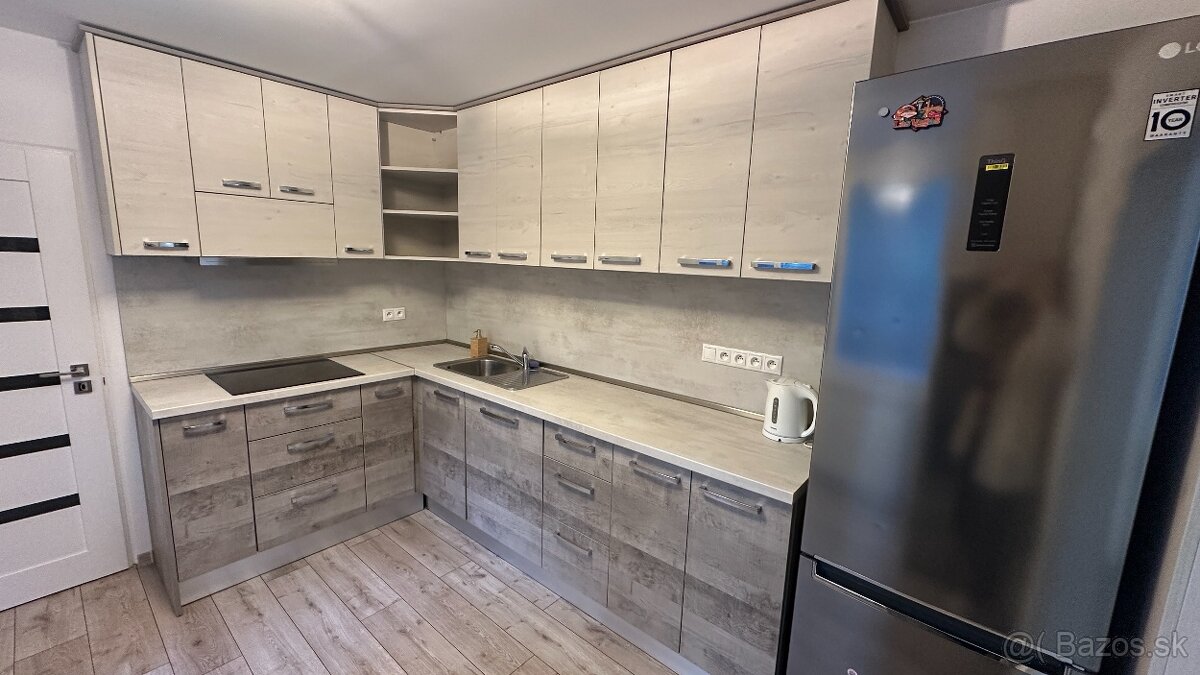 Veľký 3izbový byt v úplnom centre mesta - 2