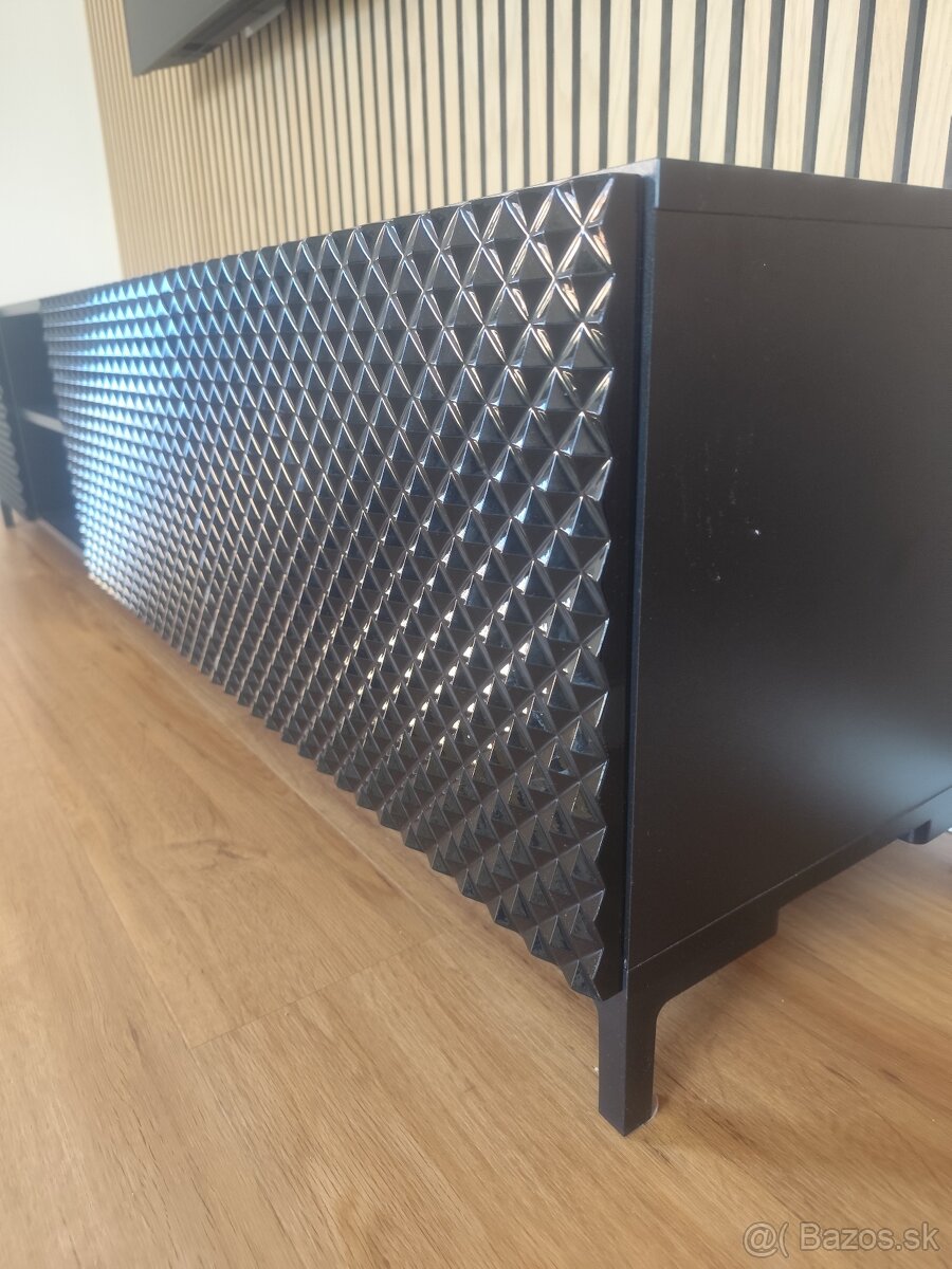 skrinka pod tv - 2