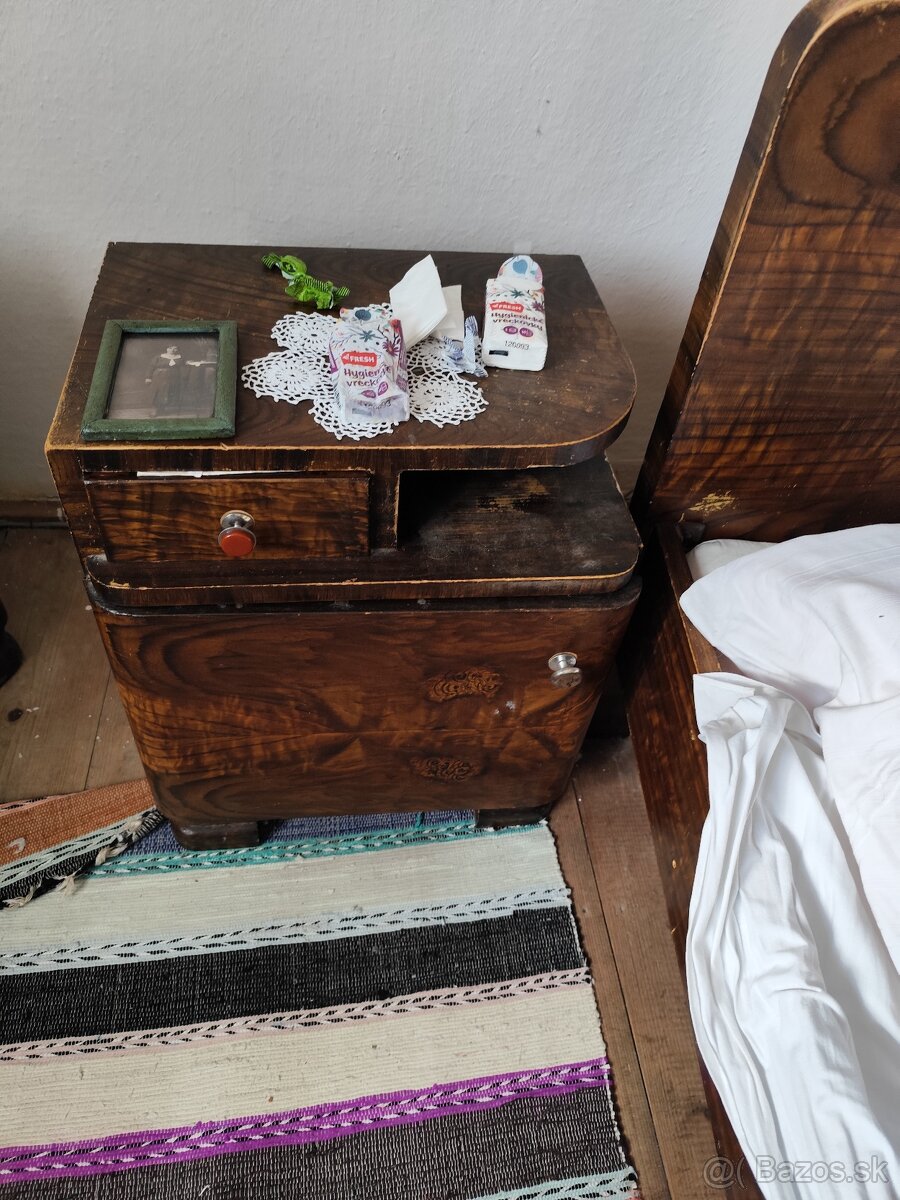 Masívny nábytok do spalne - 2