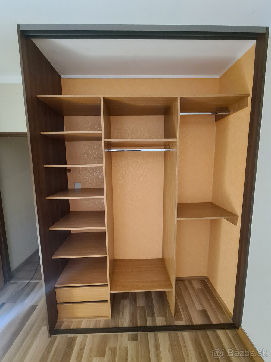 Vstavaná skriňa - 2