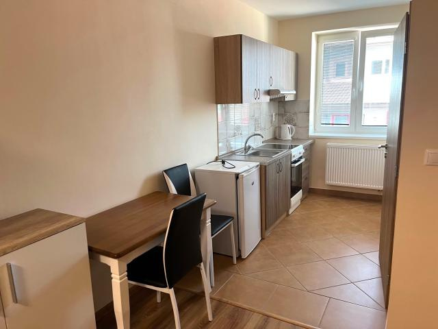 PREDAJ MENŠÍ 2 - IZBOVÝ BYT UL. KAMENNÁ - 2