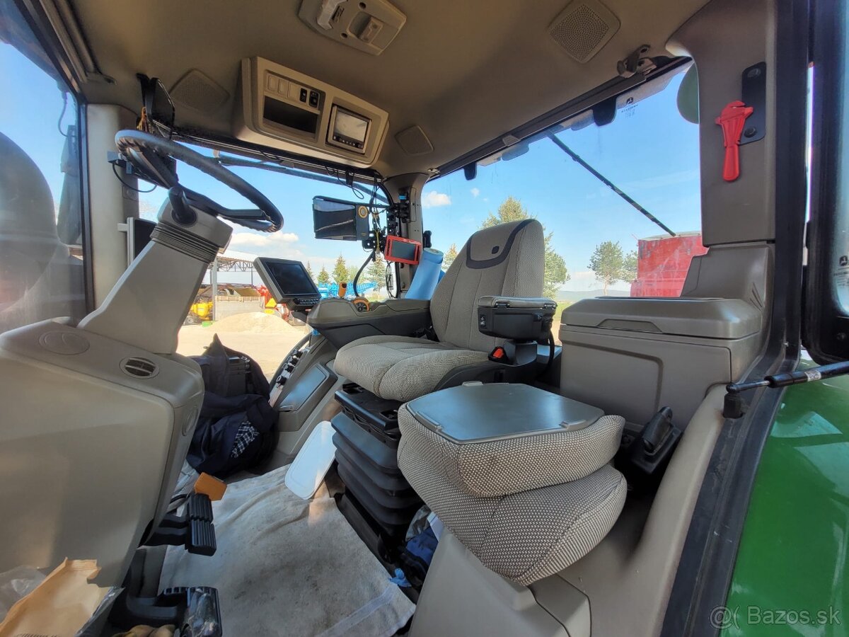 Taktor John Deere 8R410 - 2