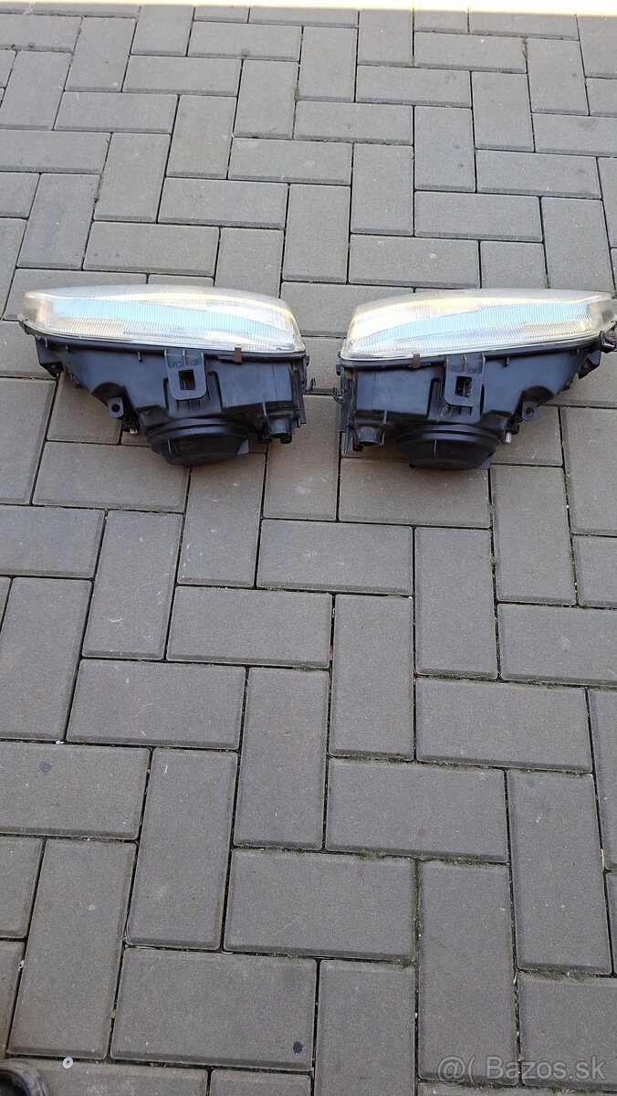 Predám predné svetlá Renault scenic1 - 2