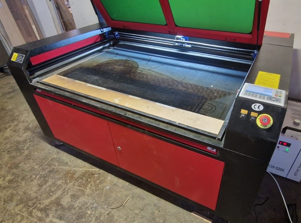 CO2 Laser - Gravírovací stroj 130w. - 2