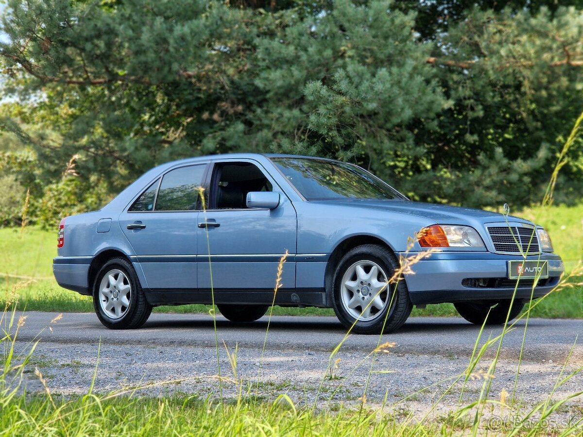 Mercedes-Benz C trieda Sedan 220 - 2