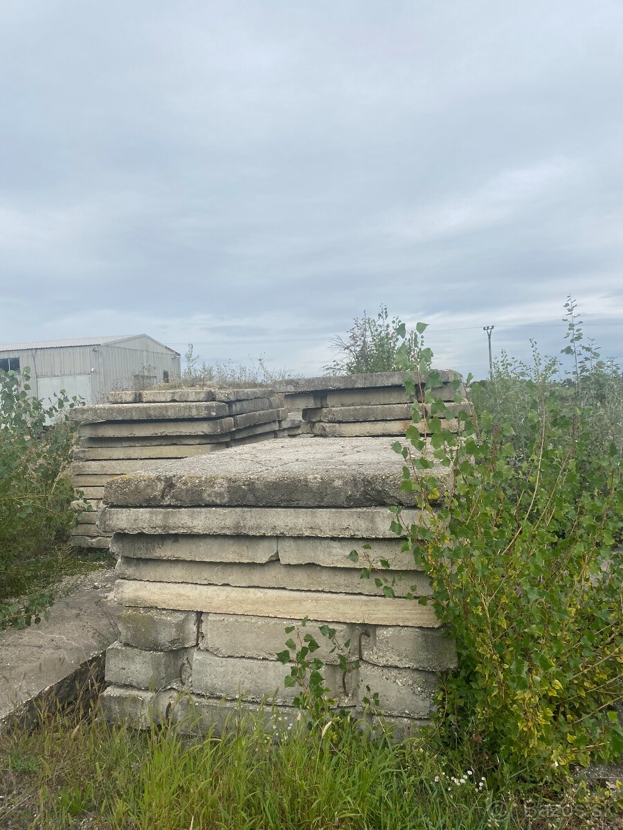 PREDAJ cestných - betónových panelov - 2