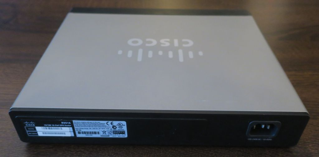 CISCO RV016 V03, 16port Multi-WAN VPN router - 2