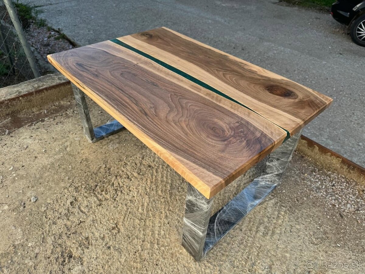 Konferenčný orechový stôl z masívu s epoxidom - 2