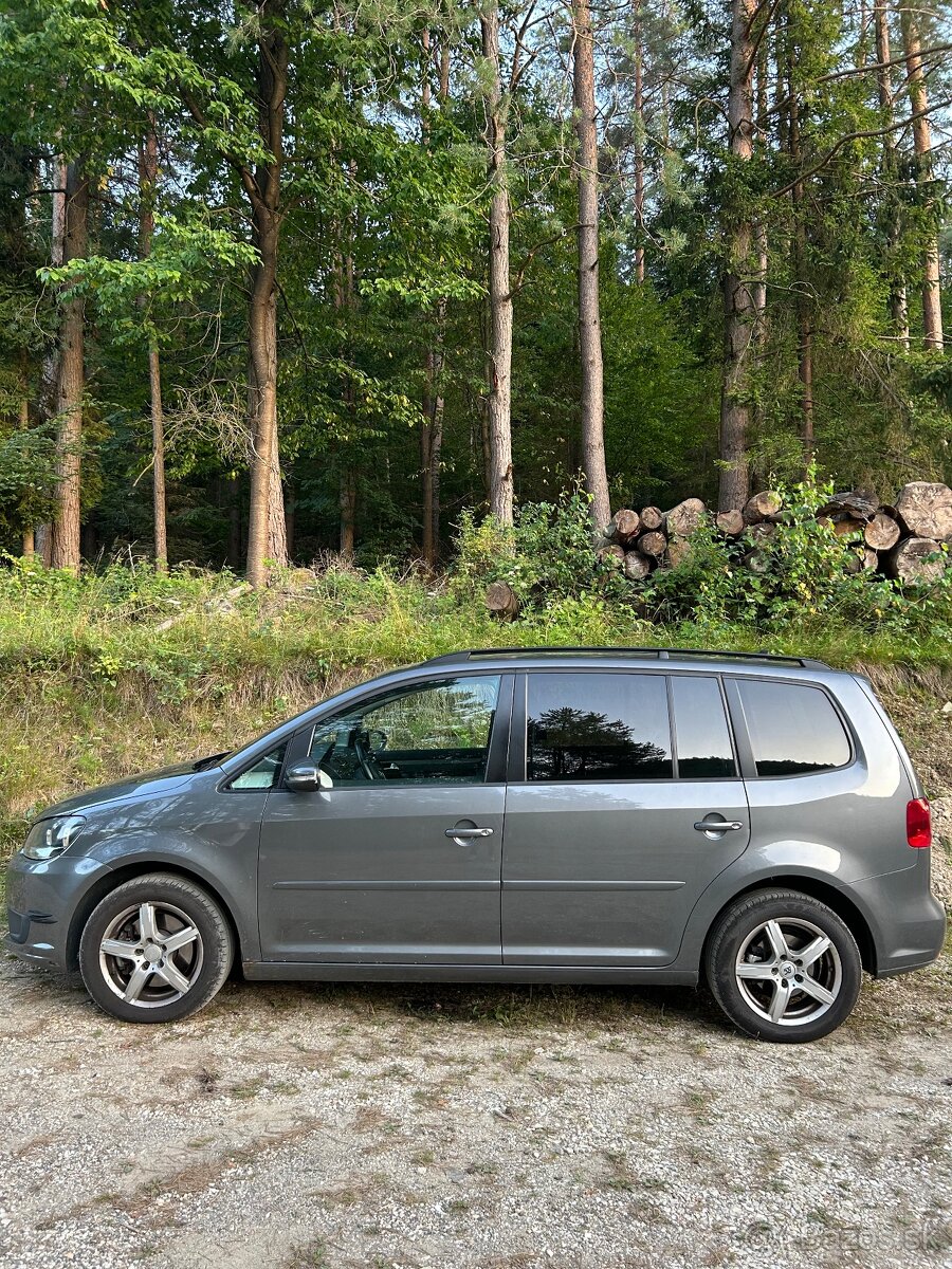 Volkswagen Touran 2.0 TDI BlueMotion Technology Comfortline - 2