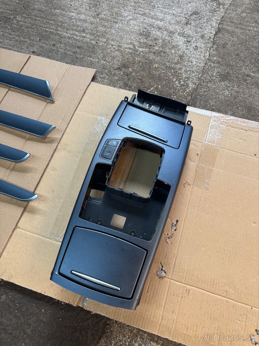 Audi a6 c6 dekor interiéru - 2