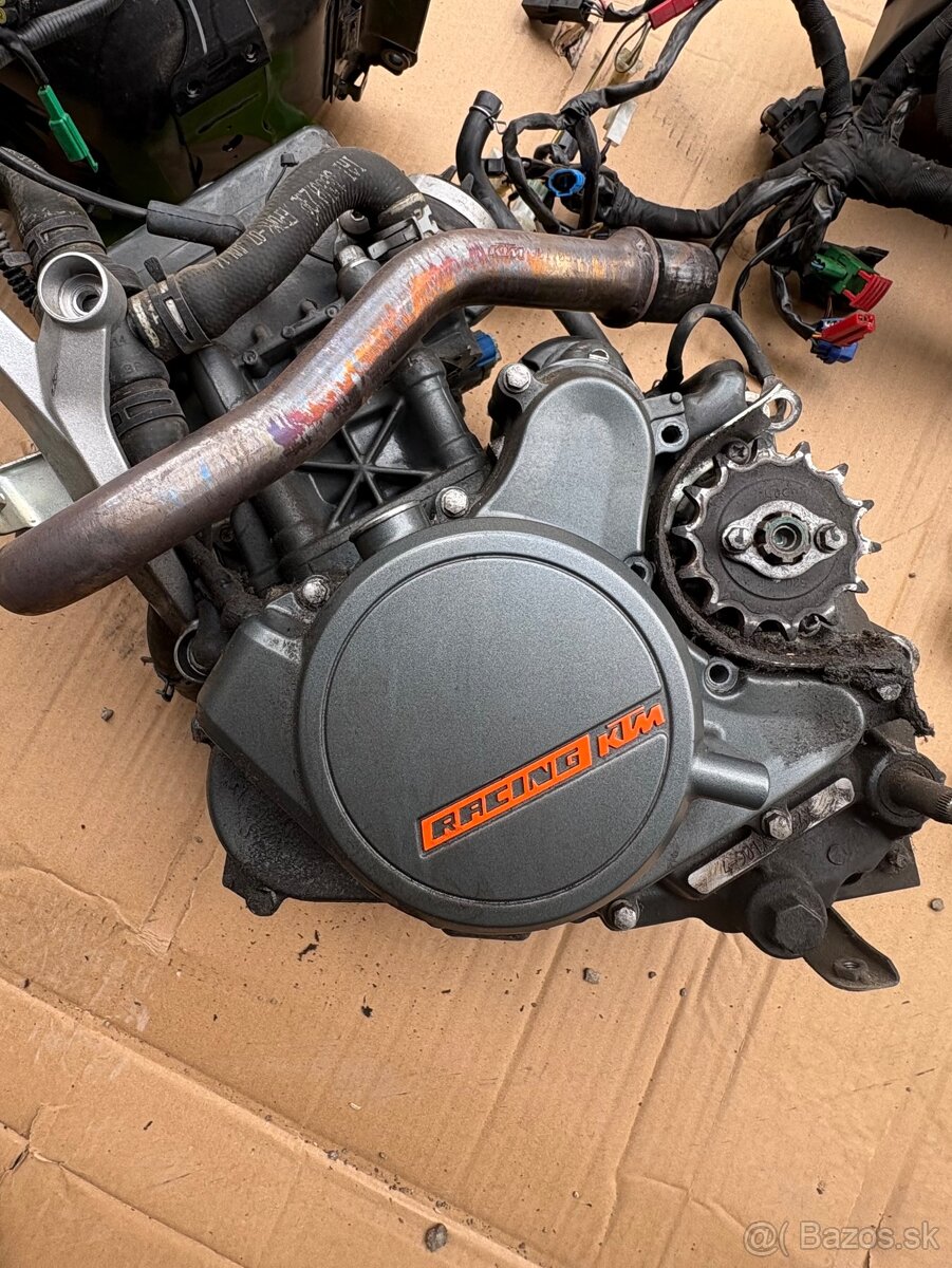 KTM 125 DUKE RC - 2
