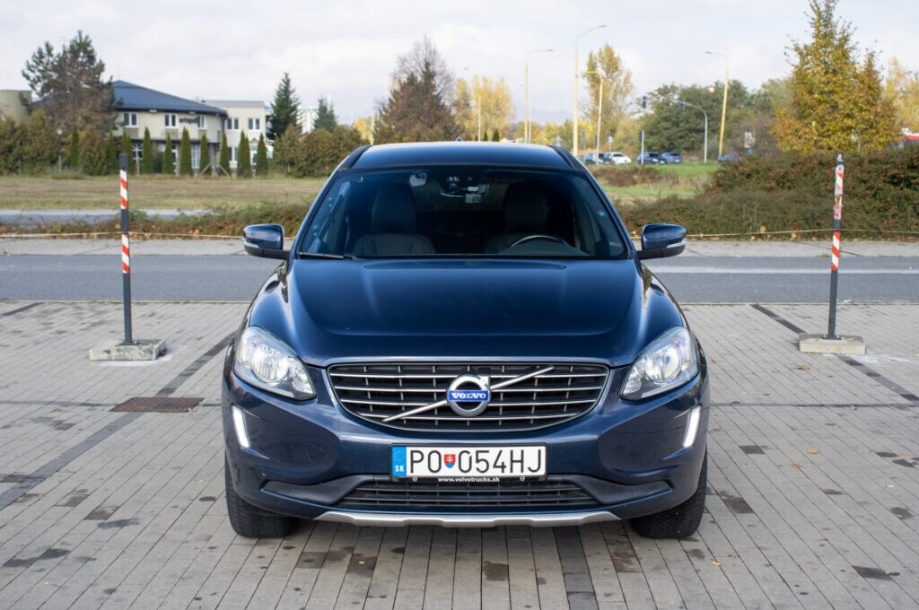 VOLVO XC60 (2015) - 2