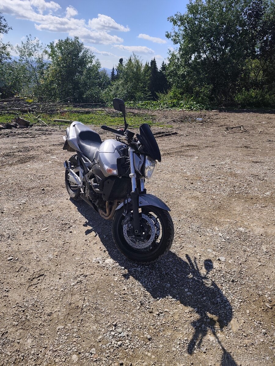 Suzuki gsr 600 - 2