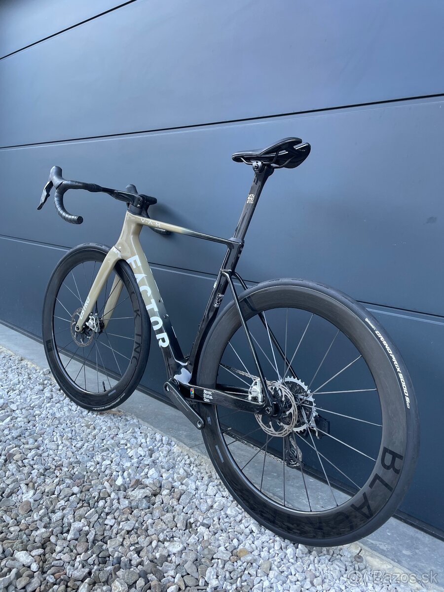 Factor Vam Ostro AXS Red - 2