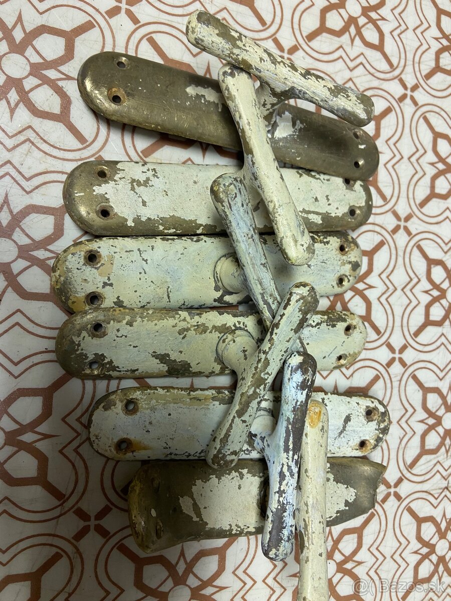 Mosadzne kľúčky a šťítky - 2