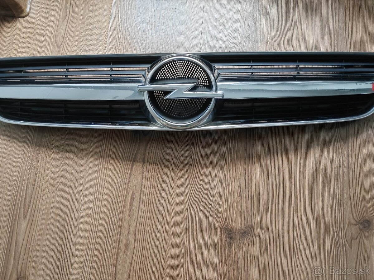 Opel Meriva predná maska - 2