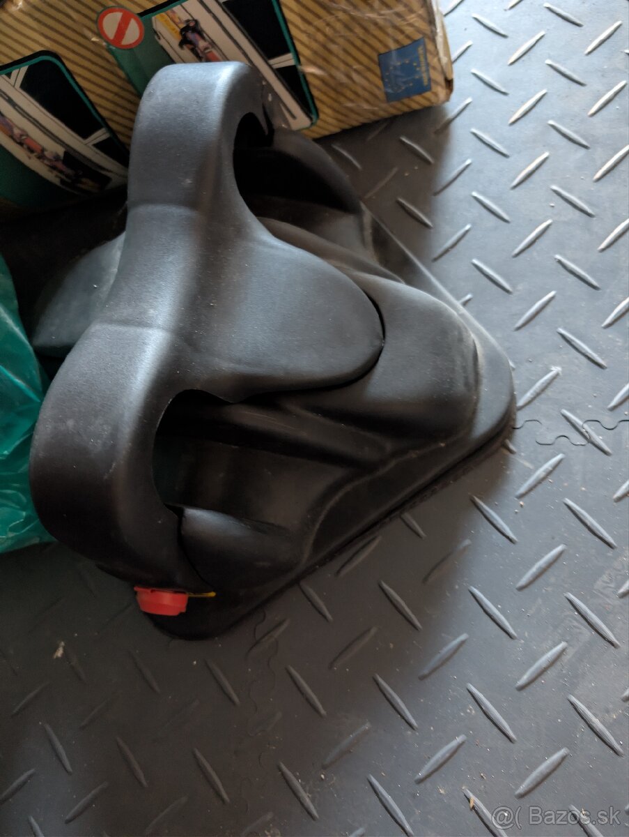 Predám magnetický nosič na lyže. - 2