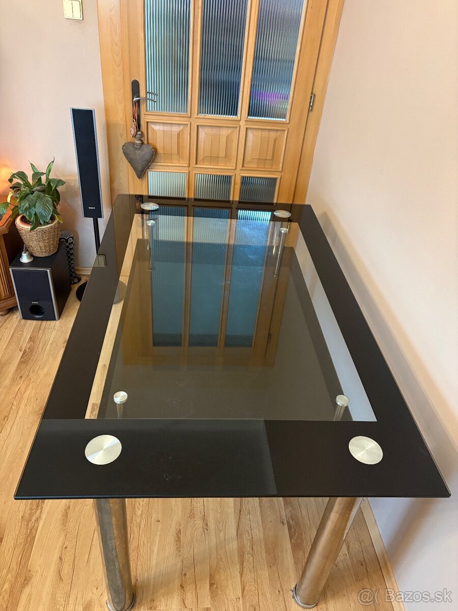 Jedálenský stôl so stoličkami - 2