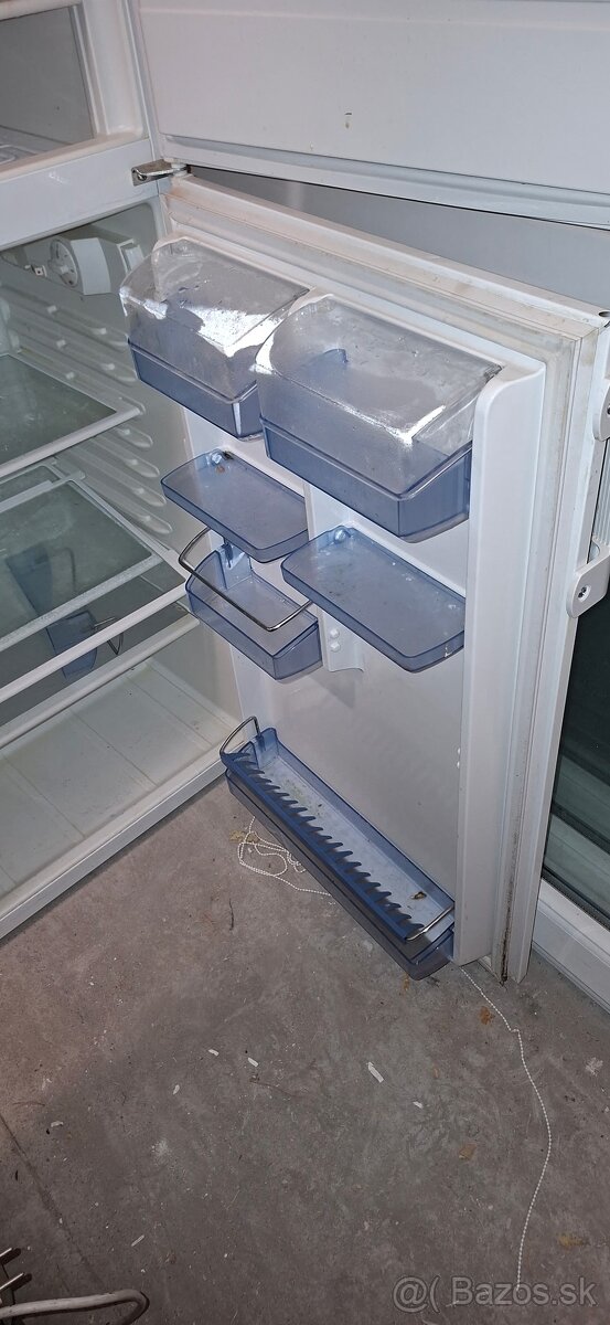 Chladnicka s mrazničkou - 2