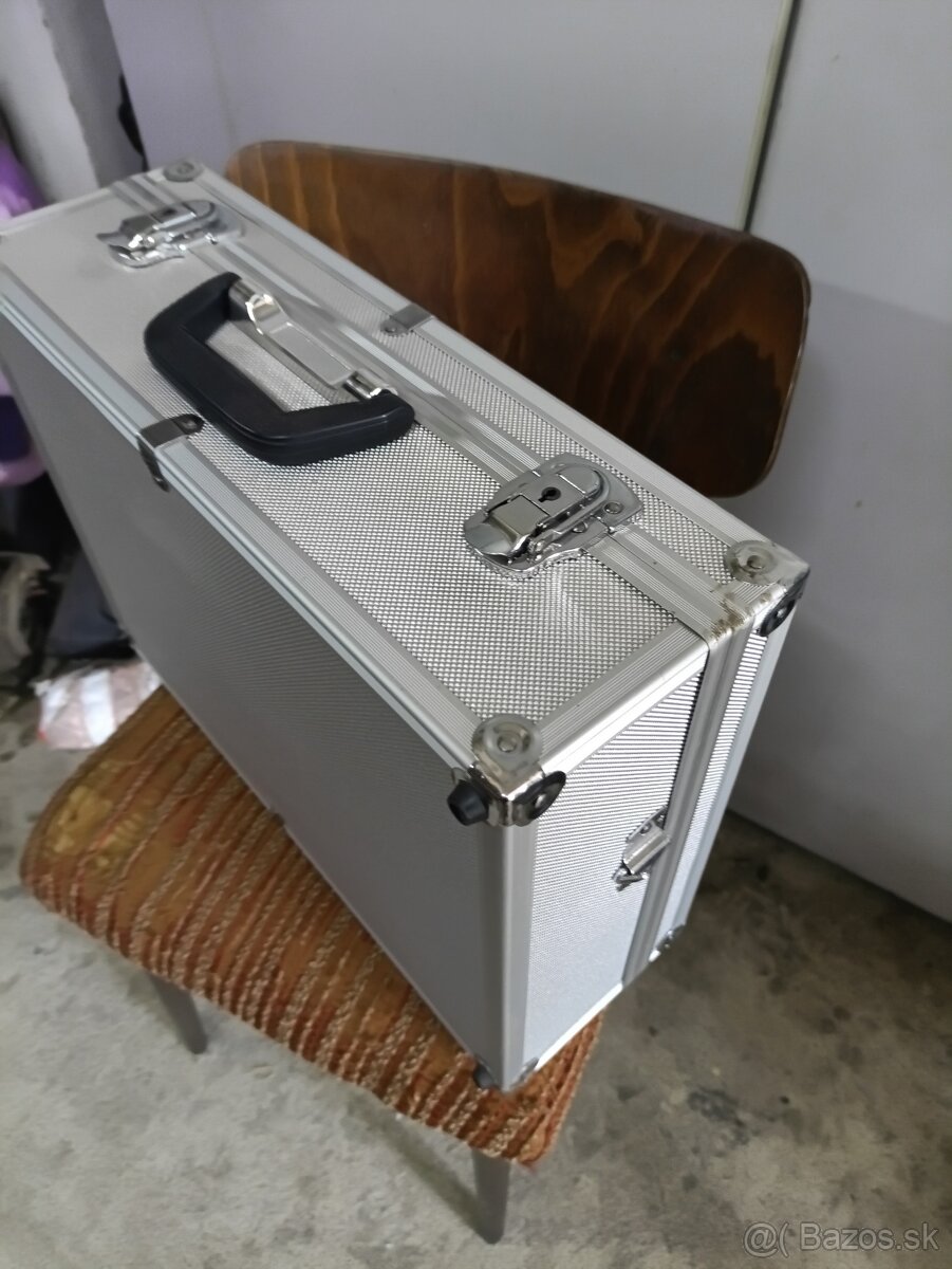 Kufor na vysielačku - 2