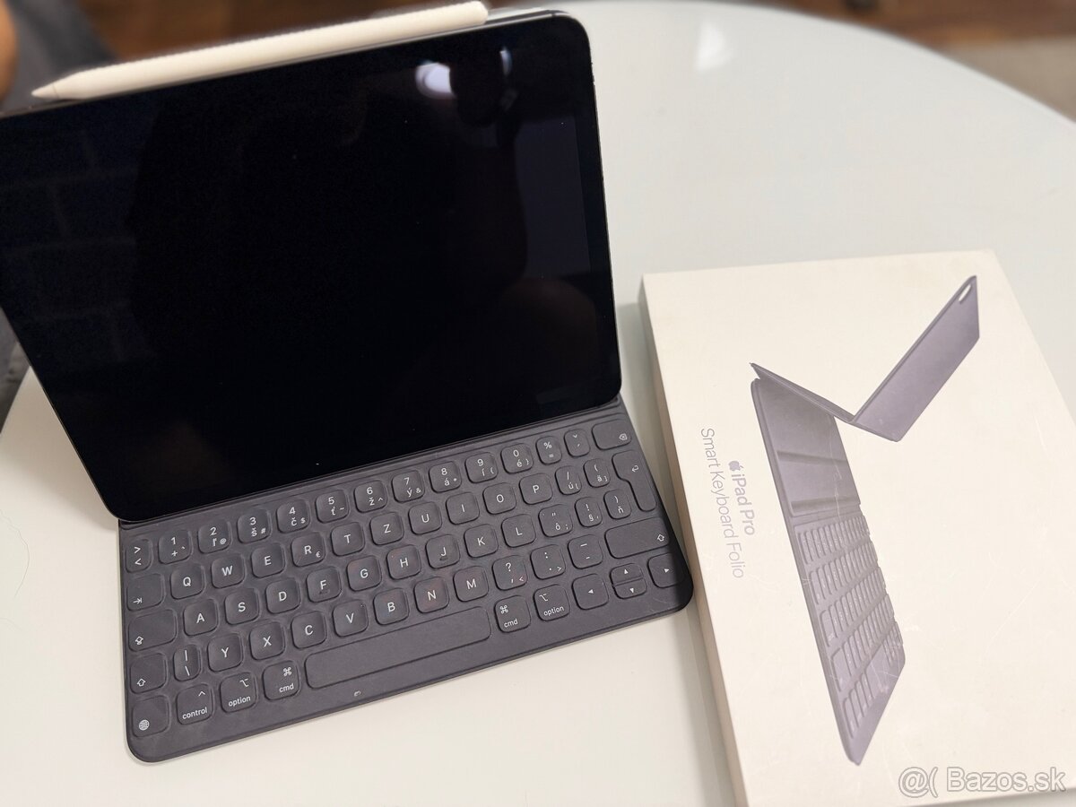 Apple Smart Keyboard Folio - 2