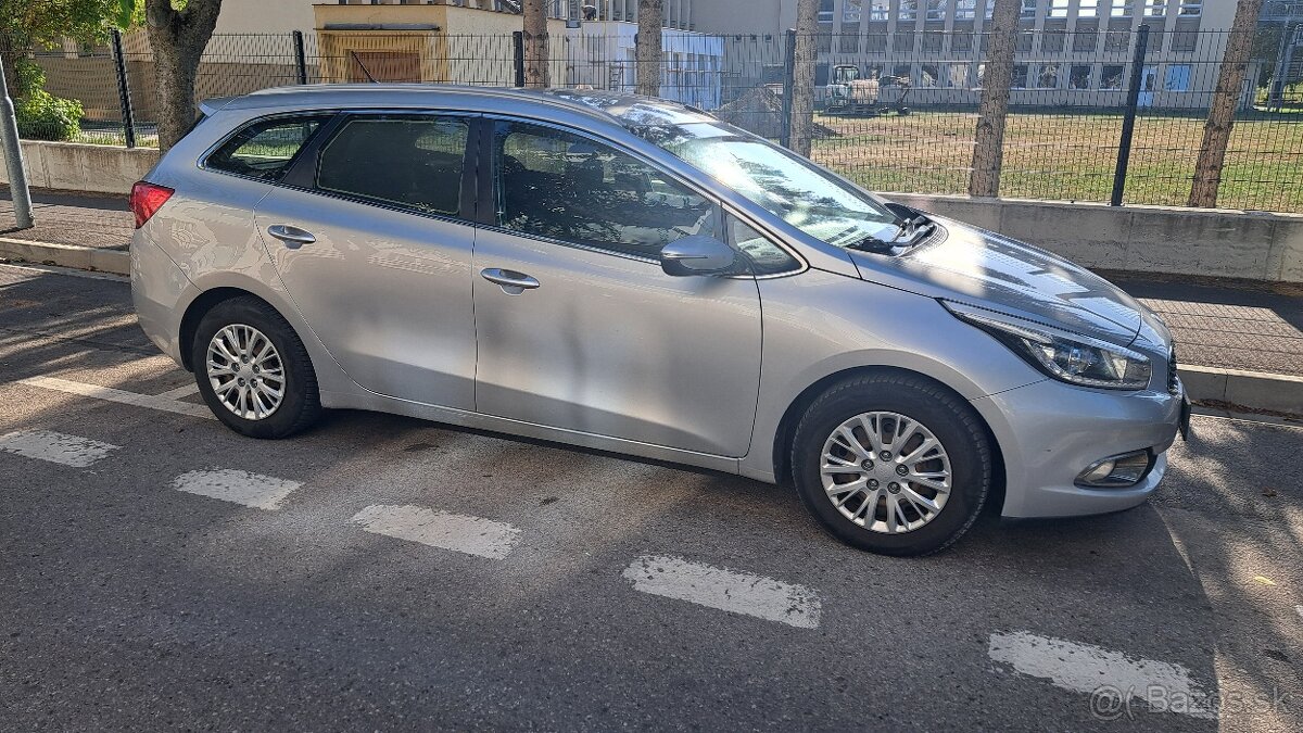 Kia Ceed sw 1,6 benzín - 2