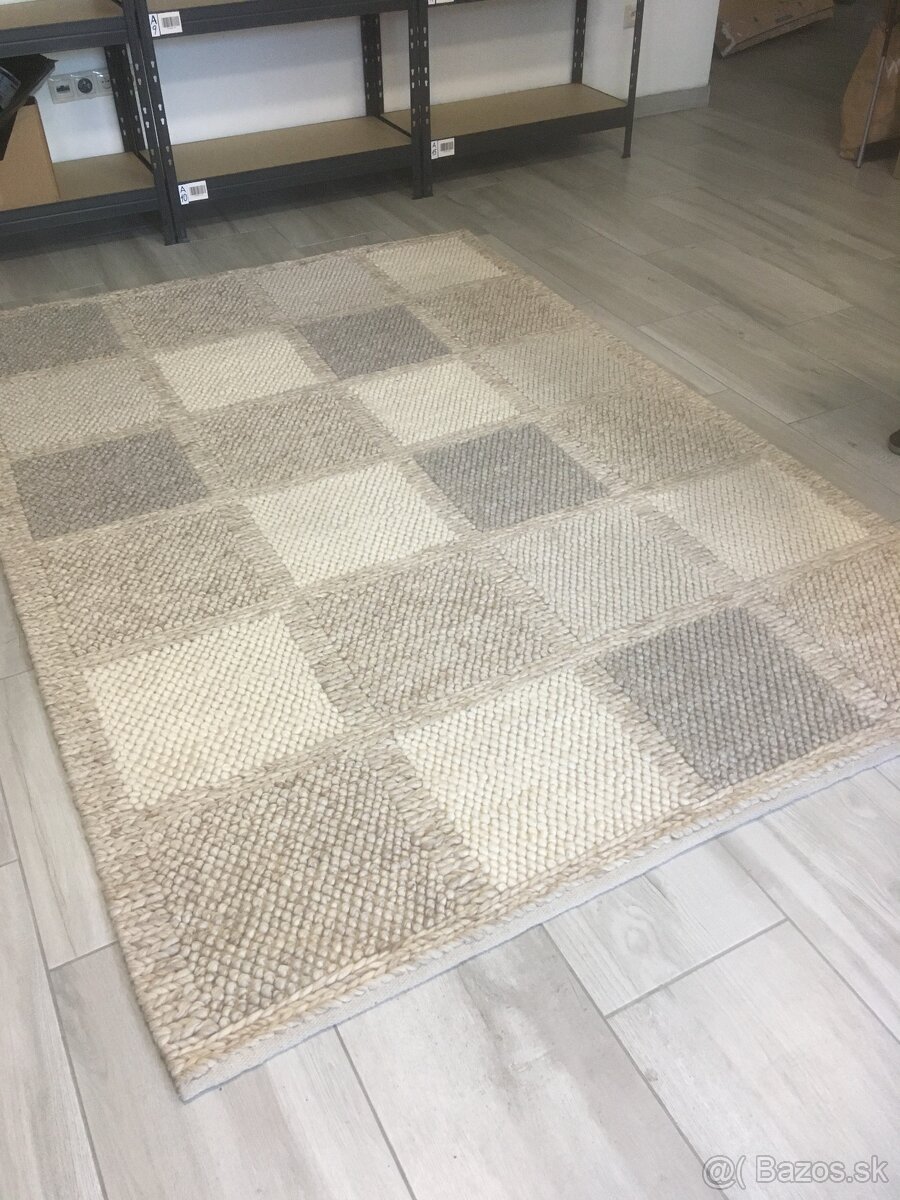 Predám úplne nový vlnený koberec - 2