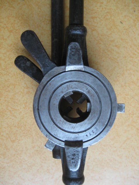 závitnice, závitové nože sady, stojan Pionier - 2