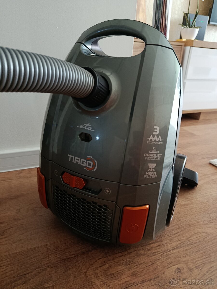 Podlahový vysávač - 2