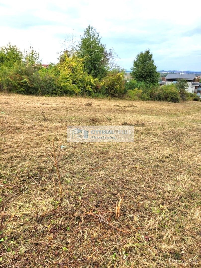 Na predaj pozemky v blízkosti termálneho kúpaliska v obci P - 2