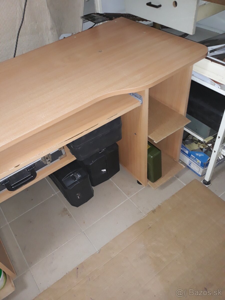 Počítačový stôl - 2