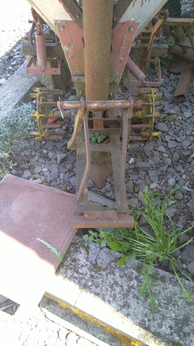 Sadzac zemiakov... - 2