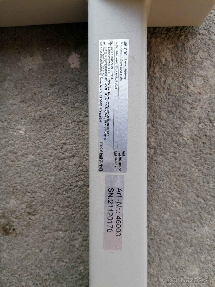 Madlo ku posteli. Nosnosť 120kg. - 2