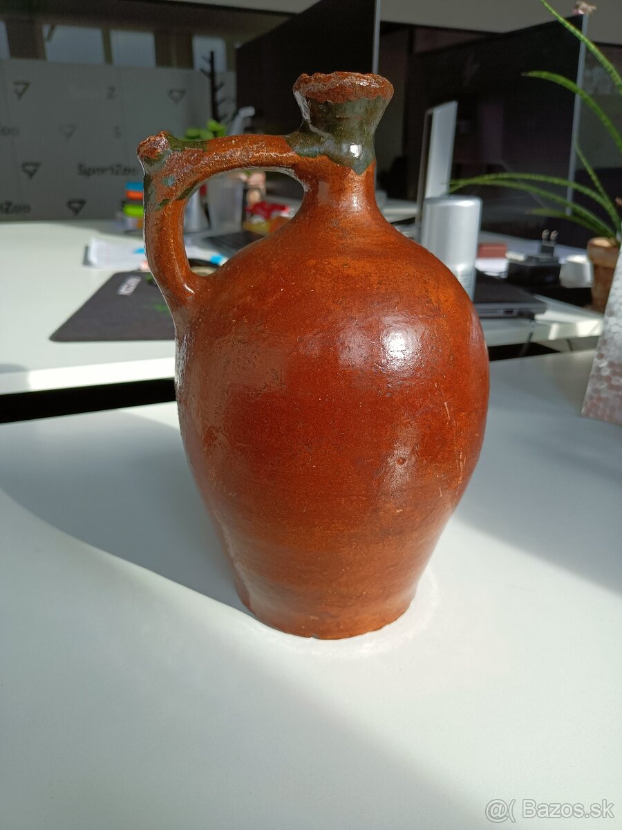 Starý hlinený džbán - 2