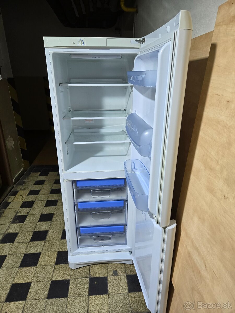 Chladnicka s mraznickou - 2