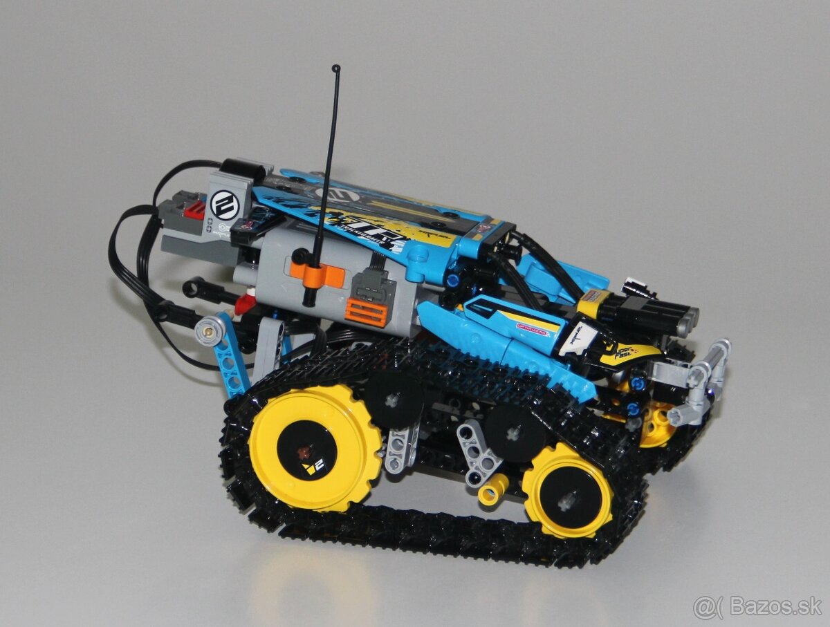 LEGO Technic 42095 Kaskadérske pretekárske auto - 2