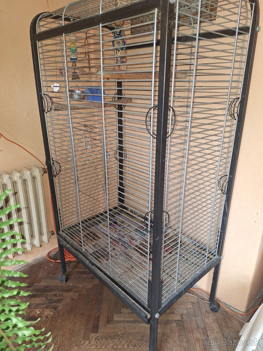 Odznaky a voliera pre papagáje - 2
