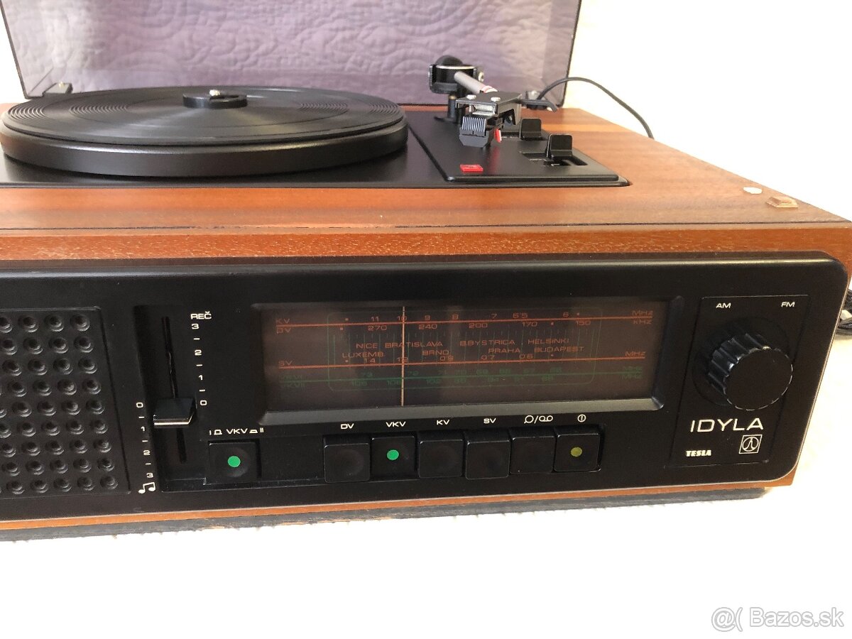 REPASOVANÉ gramorádio Tesla IDYLA - 2