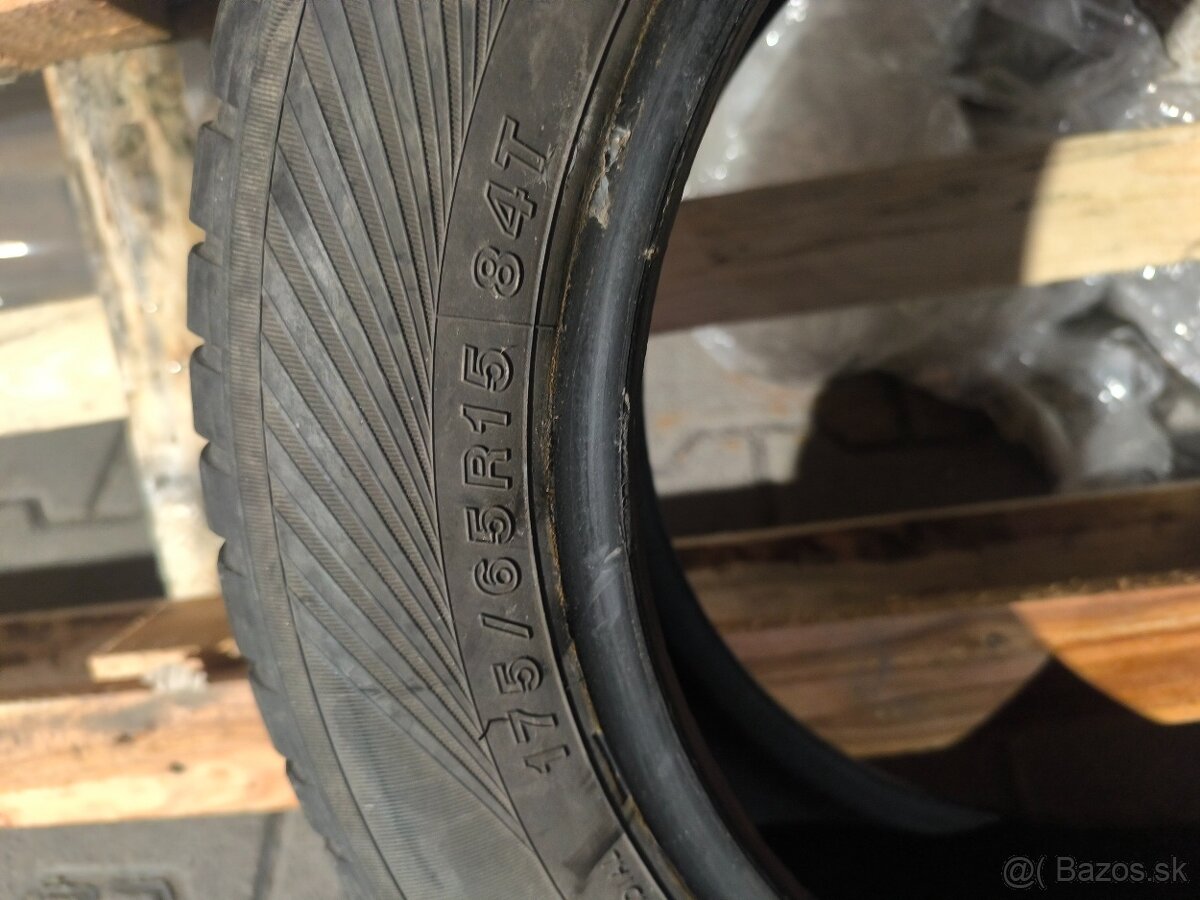 Predám pneu 175/65 R15 - 2